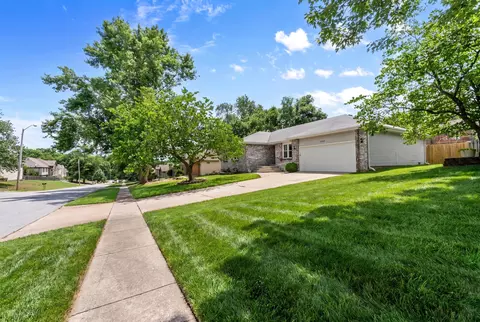 2082 W Arlington St, Springfield, MO 65810 photo 6