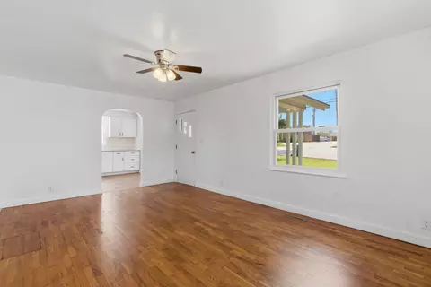 Living - 341 Shadowrock Dr, Forsyth, MO 65653 photo 2 of 2