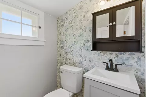 Bath - 341 Shadowrock Dr, Forsyth, MO 65653 photo 2 of 2