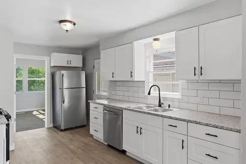 Kitchen - 341 Shadowrock Dr, Forsyth, MO 65653 photo 1 of 2