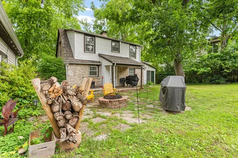 Exterior - 1414 W Walnut St, Springfield, MO 65806 photo 7 of 10