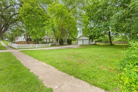 Exterior - 1414 W Walnut St, Springfield, MO 65806 photo 2 of 10