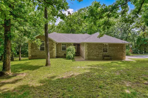 205 Nice Place Rd, Clever, MO 65631