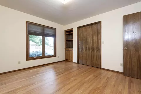 Bedroom - 2535 S Laurel Ave, Springfield, MO 65807 photo 2 of 4