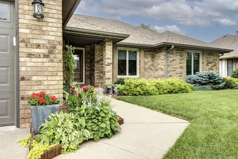 2535 S Laurel Ave, Springfield, MO 65807