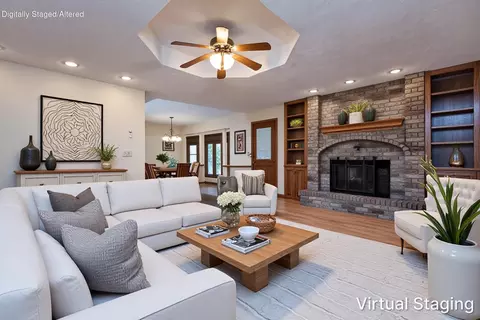 Living - 2535 S Laurel Ave, Springfield, MO 65807 photo 4 of 4