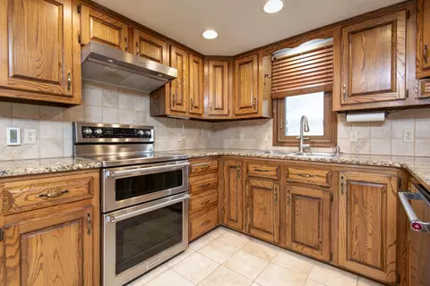 Kitchen - 2535 S Laurel Ave, Springfield, MO 65807 photo 2 of 2