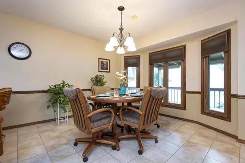 Dining - 2535 S Laurel Ave, Springfield, MO 65807 photo 2 of 2