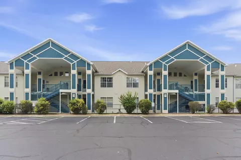 120 Spring Creek Ct #32, Branson, MO 65616