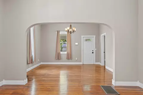 Living - 630 N Forest Ave, Springfield, MO 65802 photo 7 of 8