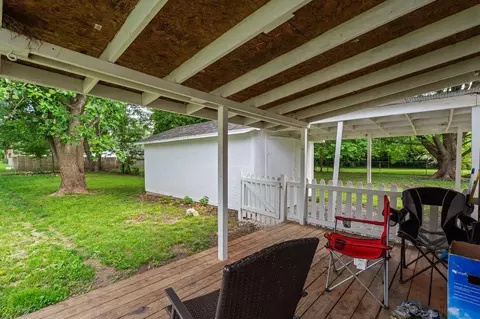 Exterior - 630 N Forest Ave, Springfield, MO 65802 photo 5 of 7