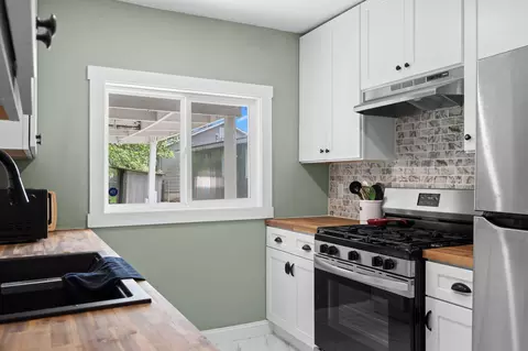 Kitchen - 630 N Forest Ave, Springfield, MO 65802 photo 3 of 4