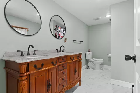 Bath - 630 N Forest Ave, Springfield, MO 65802 photo 1 of 2