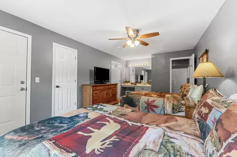 Bedroom - 200 Golf View Dr #12, Branson, MO 65616 photo 4 of 4