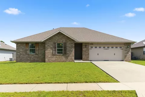 449 W Grace St, Republic, MO 65738