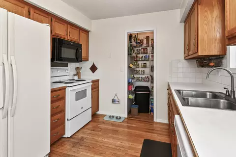 Kitchen - 2610 S Lilac St, Ozark, MO 65721 photo 2 of 5