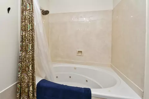 Bath - 2610 S Lilac St, Ozark, MO 65721 photo 2 of 5