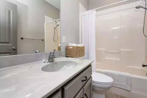 Bath - 820 E Crystal Ave, Nixa, MO 65714 photo 1 of 3