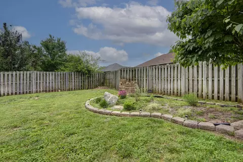 Exterior - 820 E Crystal Ave, Nixa, MO 65714 photo 8 of 9