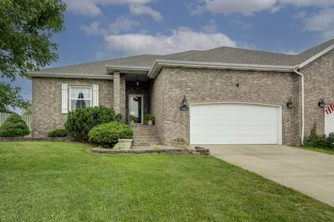 Exterior - 820 E Crystal Ave, Nixa, MO 65714 photo 2 of 9