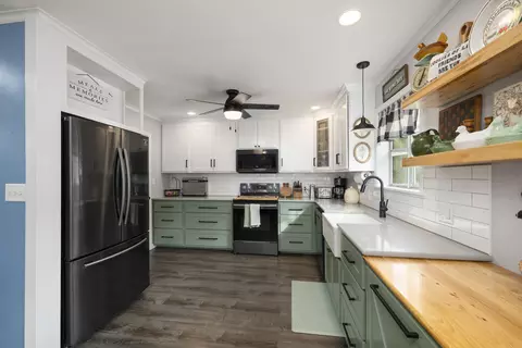 Kitchen - 2451 S Hillside Dr, Springfield, MO 65804 photo 3 of 3