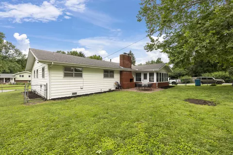 Exterior - 2451 S Hillside Dr, Springfield, MO 65804 photo 13 of 13