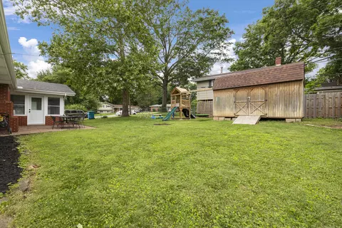 Exterior - 2451 S Hillside Dr, Springfield, MO 65804 photo 10 of 13