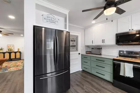 Kitchen - 2451 S Hillside Dr, Springfield, MO 65804 photo 1 of 3