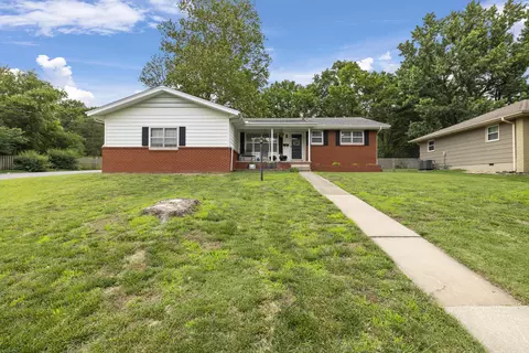 Exterior - 2451 S Hillside Dr, Springfield, MO 65804 photo 3 of 13