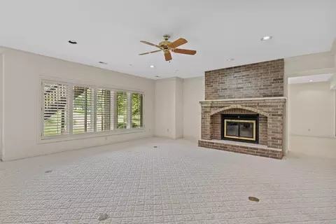 Living - 5418 S Castlebay Dr, Springfield, MO 65809 photo 12 of 20