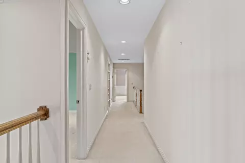Entry Way - 5418 S Castlebay Dr, Springfield, MO 65809 photo 7 of 9