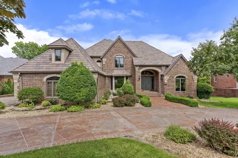 5418 S Castlebay Dr, Springfield, MO 65809