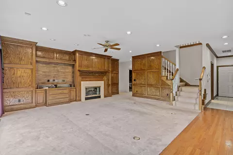 Living - 5418 S Castlebay Dr, Springfield, MO 65809 photo 6 of 20