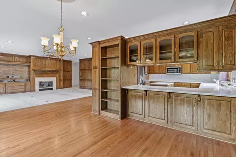 Living - 5418 S Castlebay Dr, Springfield, MO 65809 photo 9 of 20