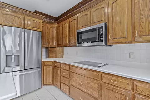 Kitchen - 5418 S Castlebay Dr, Springfield, MO 65809 photo 5 of 5
