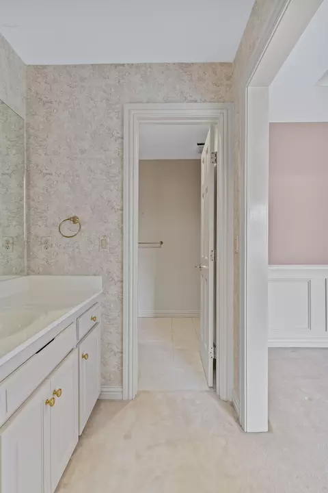 Bath - 5418 S Castlebay Dr, Springfield, MO 65809 photo 10 of 12
