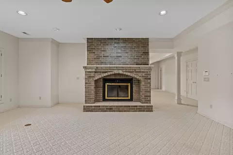 Living - 5418 S Castlebay Dr, Springfield, MO 65809 photo 18 of 20