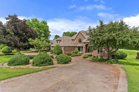 Exterior - 5418 S Castlebay Dr, Springfield, MO 65809 photo 4 of 15