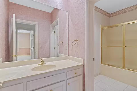 Bath - 5418 S Castlebay Dr, Springfield, MO 65809 photo 12 of 12