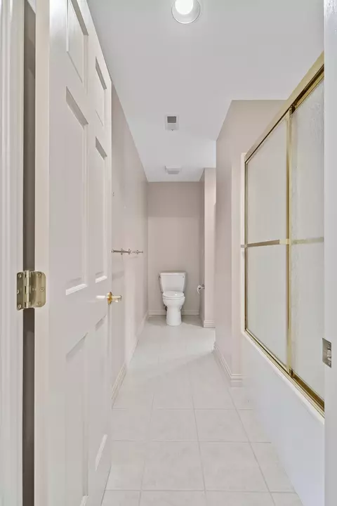 Bath - 5418 S Castlebay Dr, Springfield, MO 65809 photo 9 of 12
