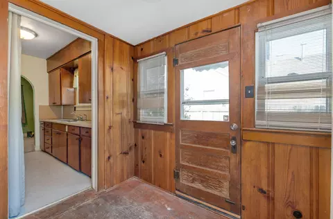 Entry Way - 2526 W Walnut St, Springfield, MO 65806 photo 2 of 2