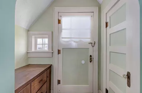 Entry Way - 2526 W Walnut St, Springfield, MO 65806 photo 1 of 2