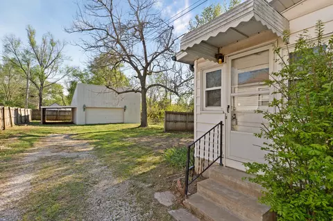 Exterior - 2526 W Walnut St, Springfield, MO 65806 photo 3 of 5