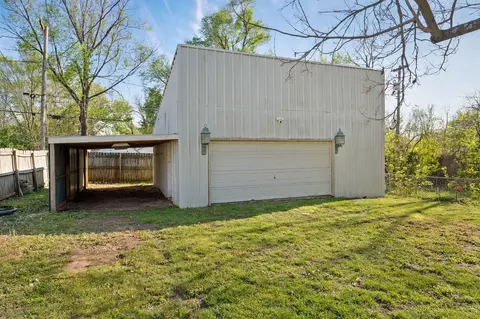 Exterior - 2526 W Walnut St, Springfield, MO 65806 photo 1 of 5