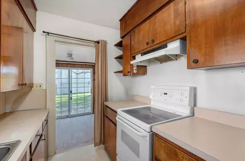 Kitchen - 2526 W Walnut St, Springfield, MO 65806 photo 2 of 3