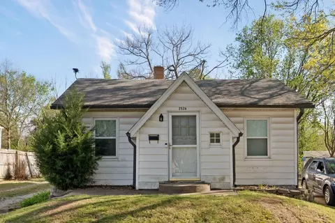 Exterior - 2526 W Walnut St, Springfield, MO 65806 photo 2 of 5