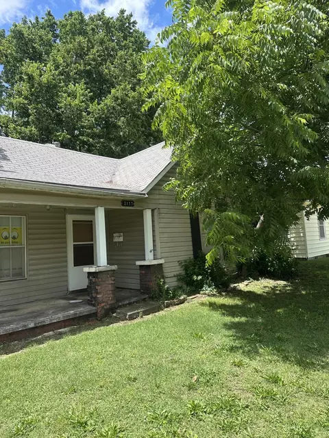 2137 N Weller Ave, Springfield, MO 65803 photo 2
