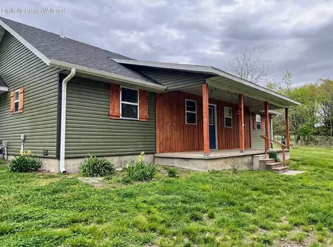 3429 Kinser Dr, Hartville, MO 65667