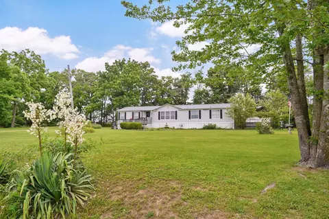 424 W Ragsdale St, Seymour, MO 65746