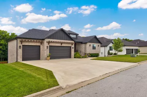 1651 N Bristol Ave, Springfield, MO 65802 photo 2